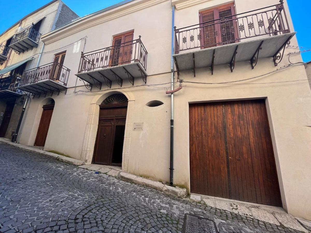 Palazzo Triolo - Dimora Di Charme Panzió Corleone Kültér fotó